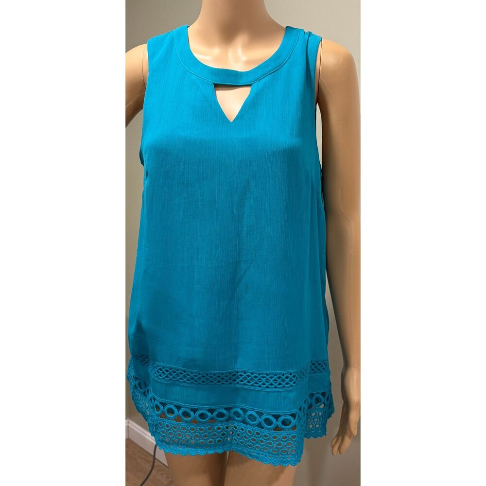 American Living Sleeveless Blouse – Size Medium – Elegant Design
